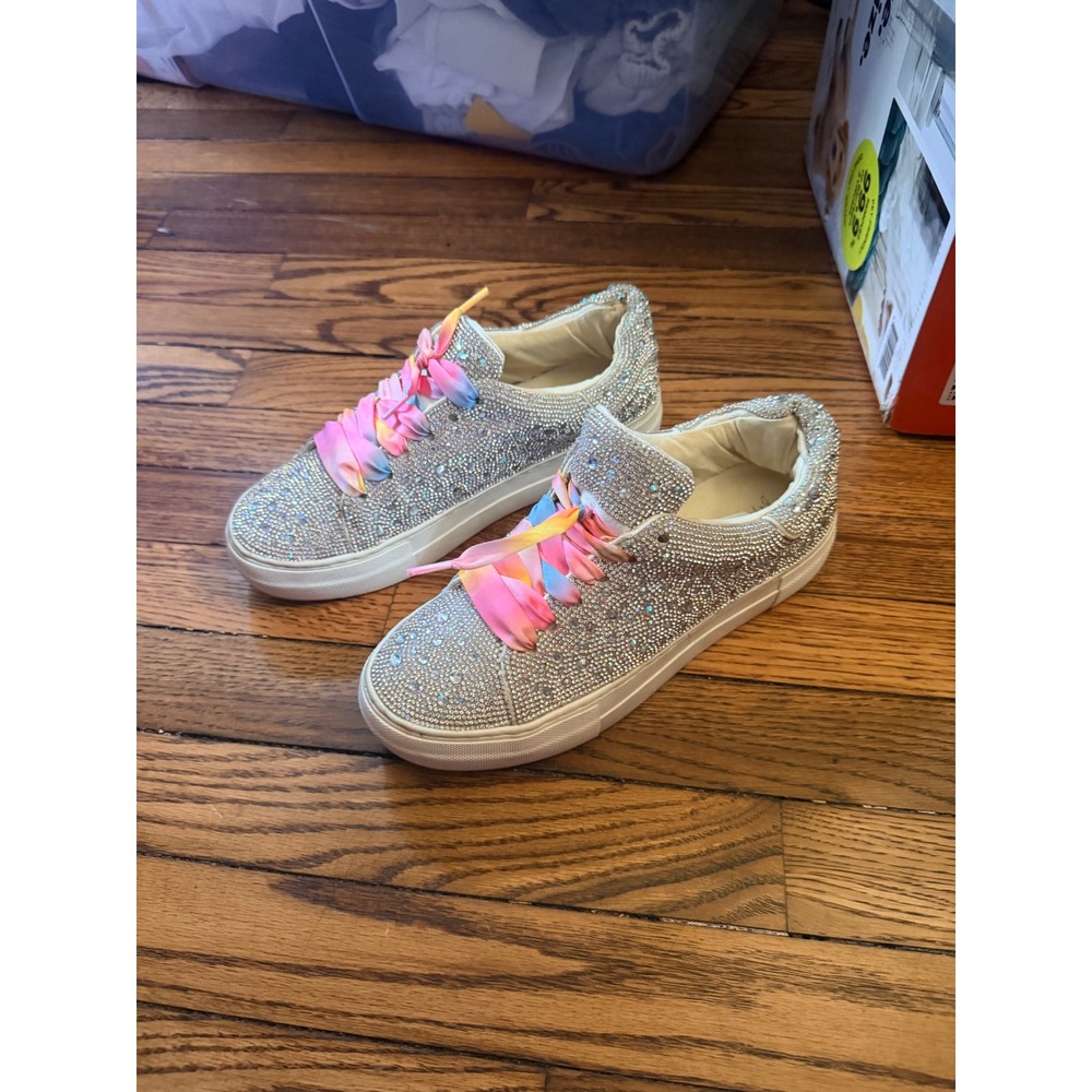 Betsey Johnson Sidny Sneaker Women 7.5 Silver Good Rhinestone Rainbow Ribbon